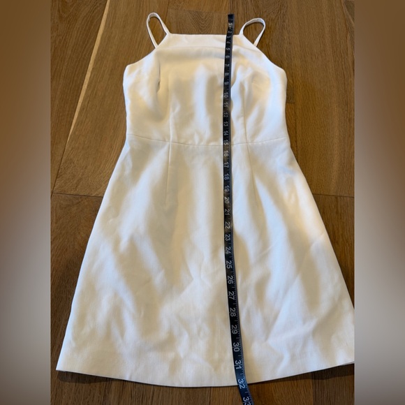 French Connection Whisper Light White Mini Dress Size 2 NWOT Chic Modern - Picture 5 of 7